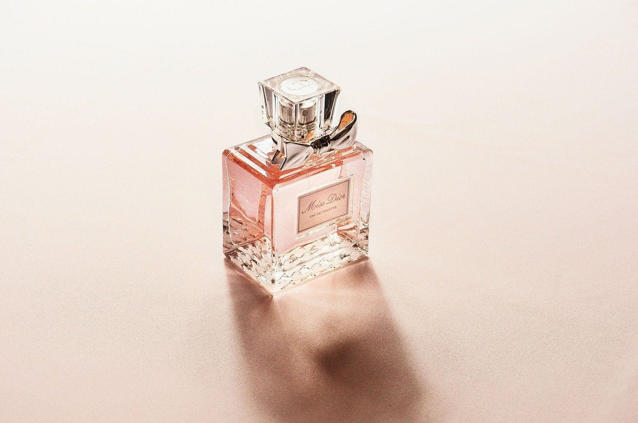 perfume-2574073_1280.jpg